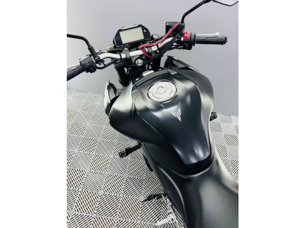 YAMAHA - MT - 2021/2022 - Preta - R$ 30.500,00