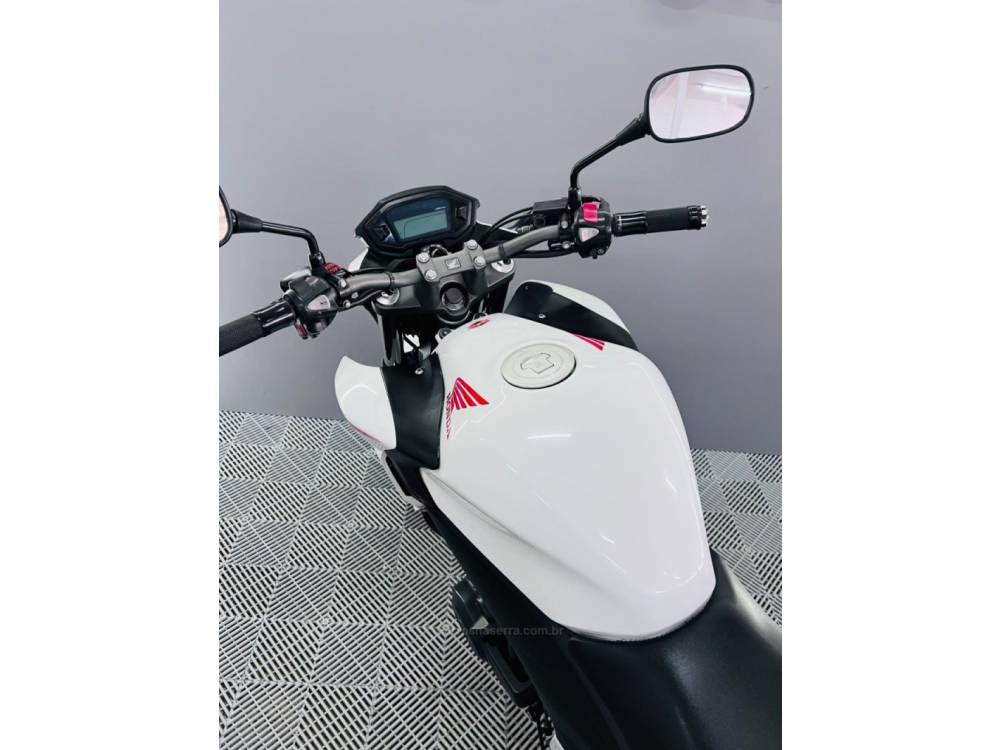 HONDA - CB 500F - 2014/2014 - Branca - R$ 26.500,00