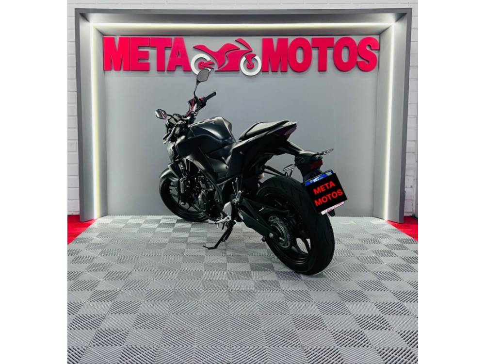 YAMAHA - MT - 2021/2022 - Preta - R$ 30.500,00