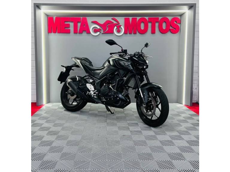 YAMAHA - MT - 2021/2022 - Preta - R$ 30.500,00