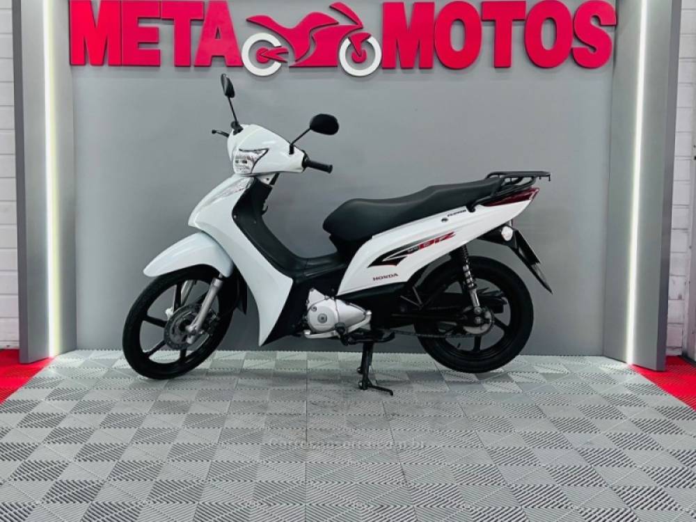 HONDA - BIZ 125 - 2015/2015 - Branca - R$ 14.300,00