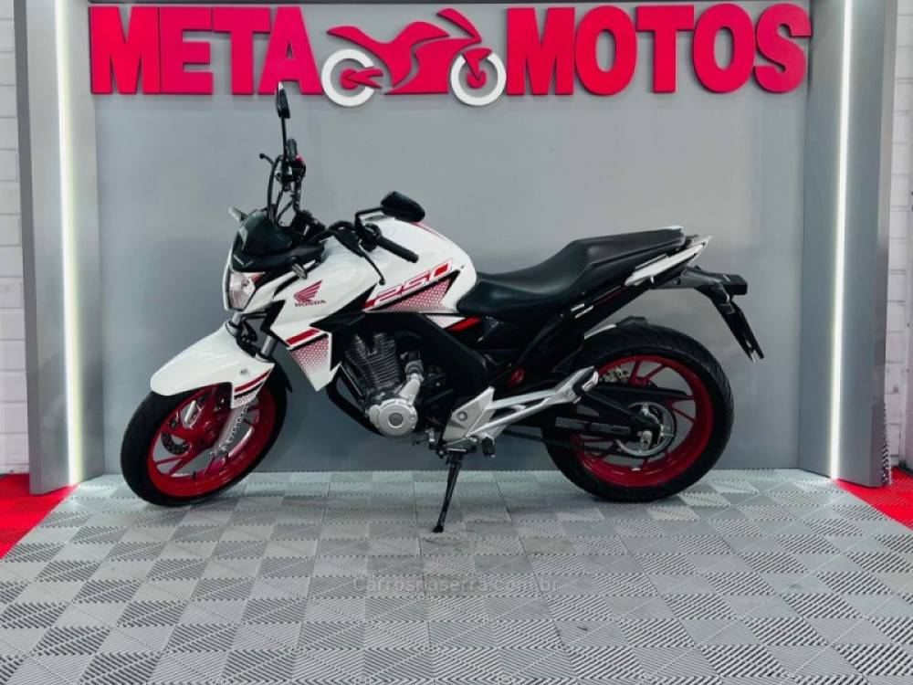 HONDA - CB 250F TWISTER - 2022/2022 - Branca - R$ 22.900,00