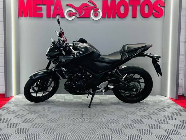 YAMAHA - MT - 2021/2022 - Preta - R$ 30.500,00
