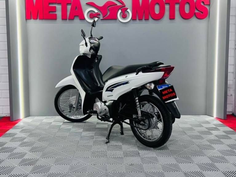 HONDA - BIZ 125 - 2013/2013 - Branca - R$ 12.900,00