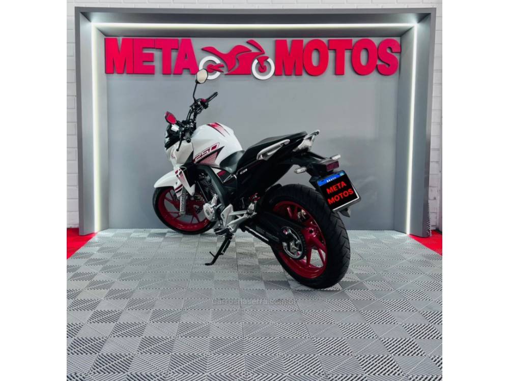 HONDA - CB 250F TWISTER - 2022/2022 - Branca - R$ 22.900,00