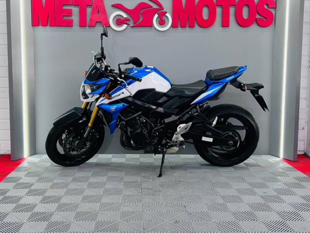 SUZUKI - GSR - 2015/2016 - Azul - R$ 41.900,00