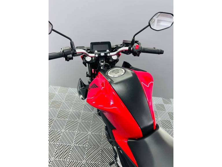 HONDA - CB 300F TWISTER - 2024/2024 - Vermelha - R$ 26.900,00