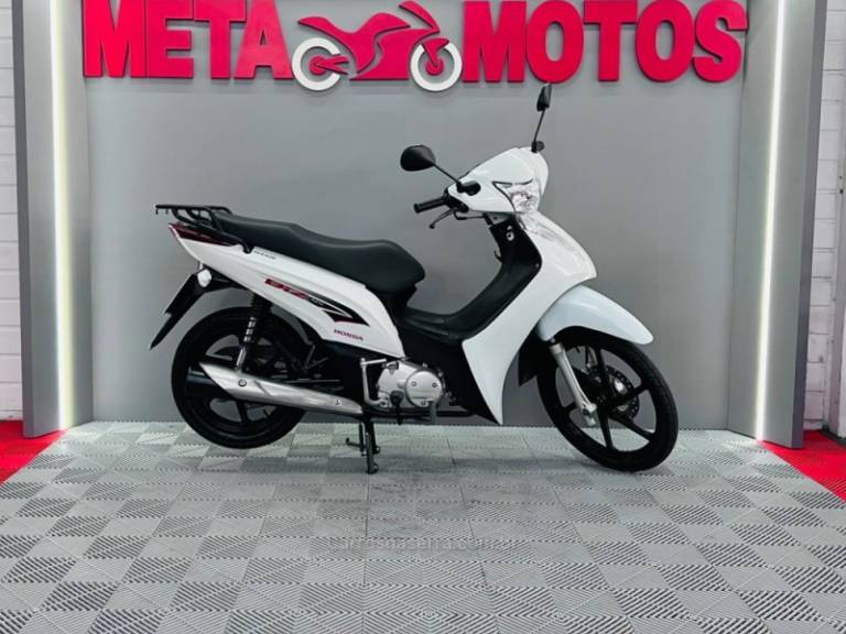 HONDA - BIZ 125 - 2015/2015 - Branca - R$ 14.300,00