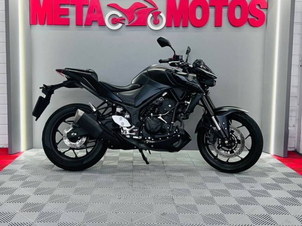 YAMAHA - MT - 2021/2022 - Preta - R$ 30.500,00