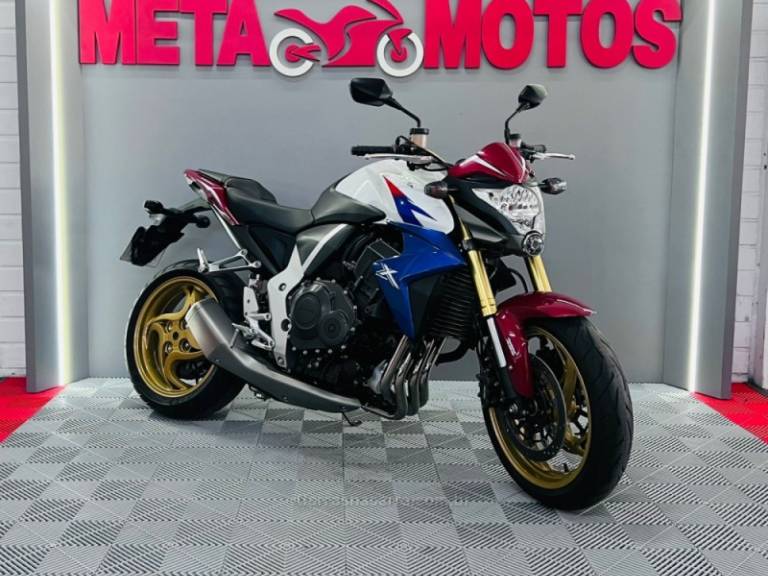 HONDA - CB 1000R - 2015/2015 - Branca - R$ 54.900,00