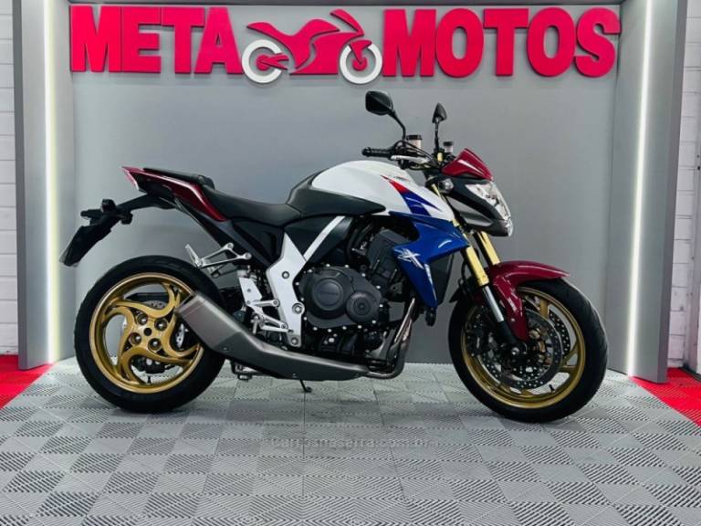 HONDA - CB 1000R - 2015/2015 - Branca - R$ 54.900,00